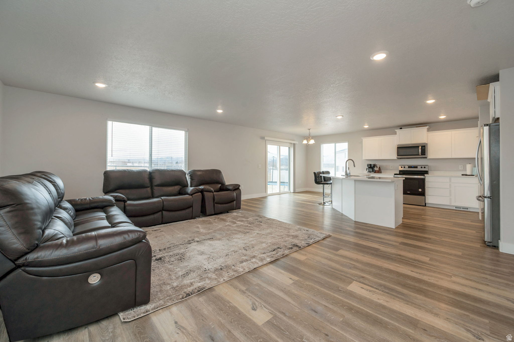 5907 S CROWN PARK CV Kearns, UT 84118
