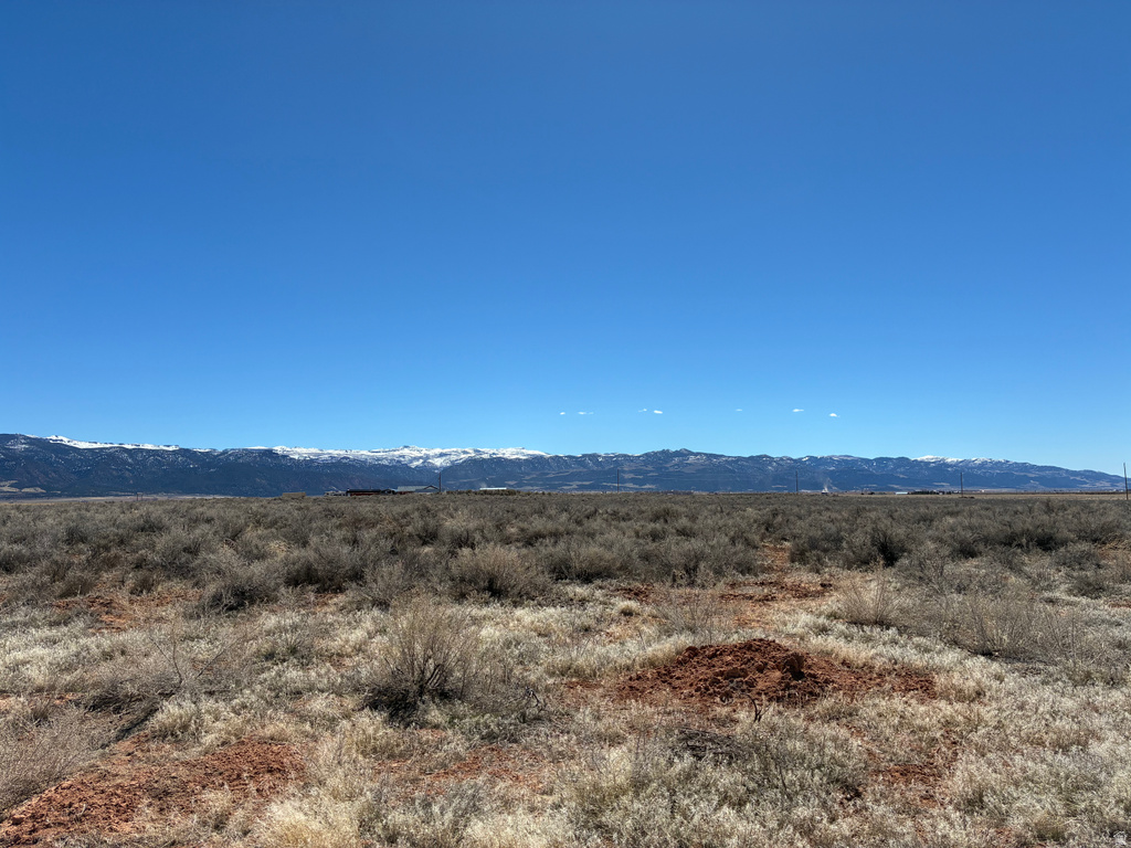 4951 N KANE SPRINGS RD Parowan, UT 84761