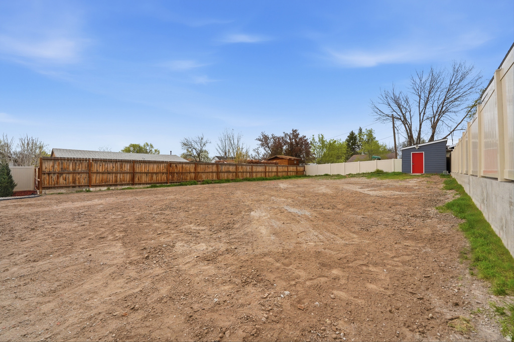 821 E SPRINGVIEW DR Salt Lake City, UT 84106