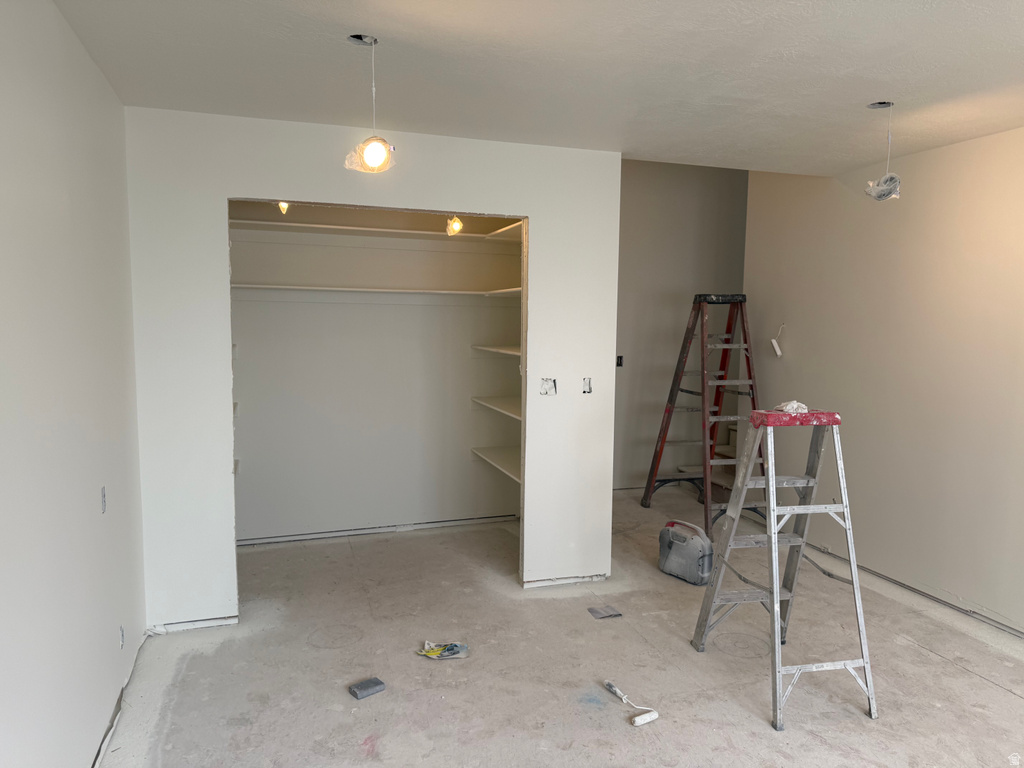 821 E SPRINGVIEW DR Salt Lake City, UT 84106