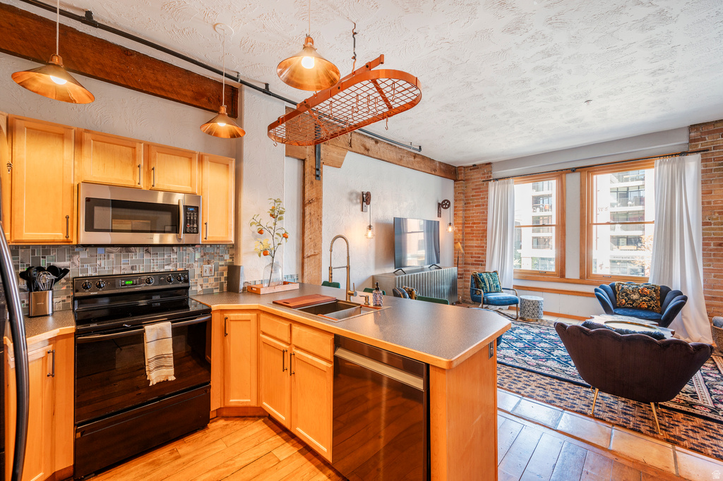 327 W 200 S #208 Salt Lake City, UT 84108