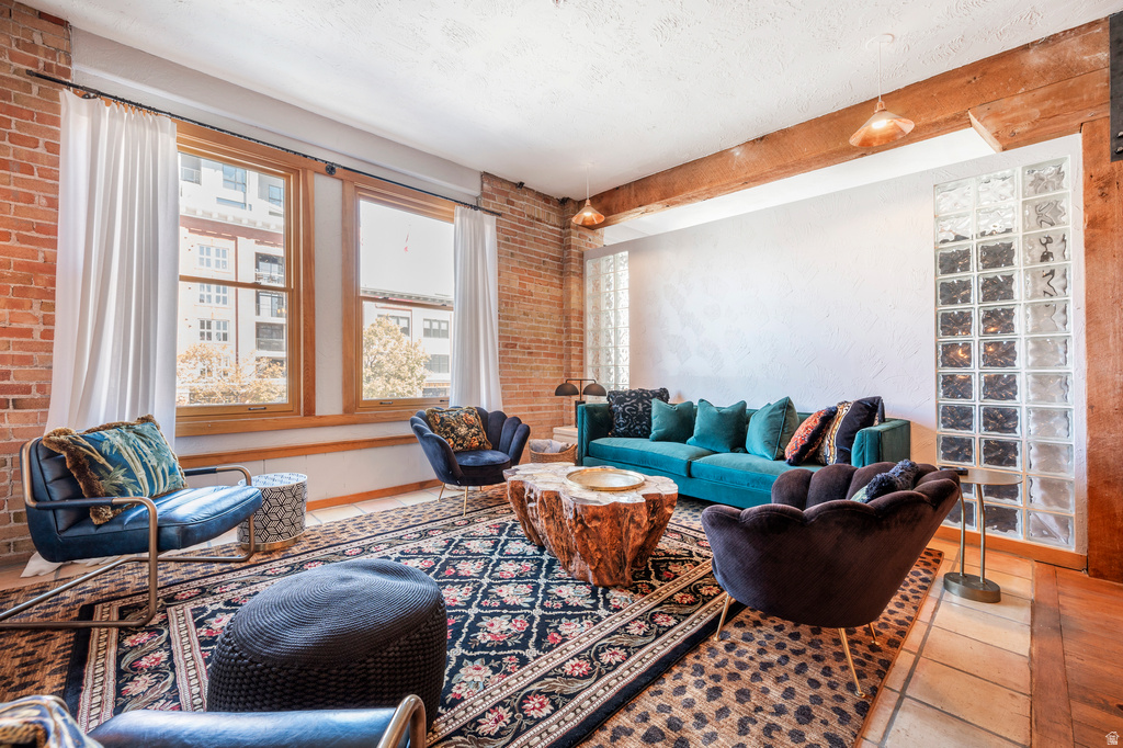 327 W 200 S #208 Salt Lake City, UT 84108