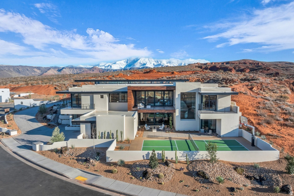 63 E COLIMA RD Washington, UT 84780