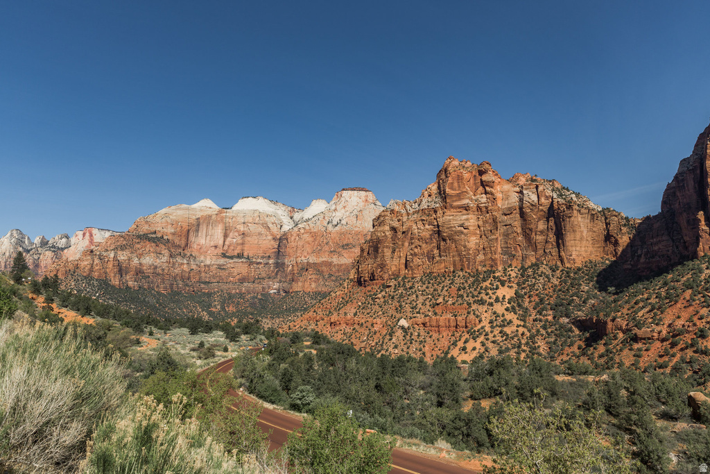 63 E COLIMA RD Washington, UT 84780