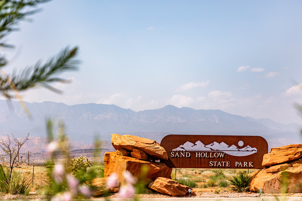 63 E COLIMA RD Washington, UT 84780