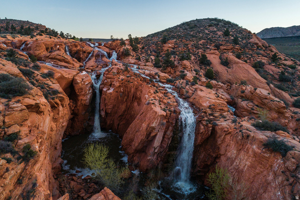 63 E COLIMA RD Washington, UT 84780