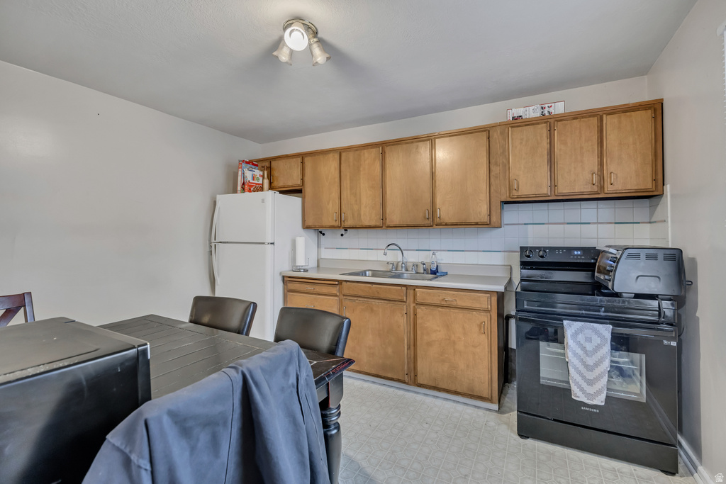 194 E 8530 S Sandy, UT 84070