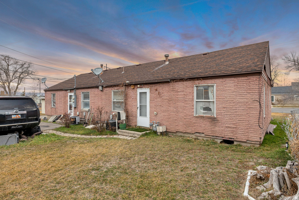 194 E 8530 S Sandy, UT 84070