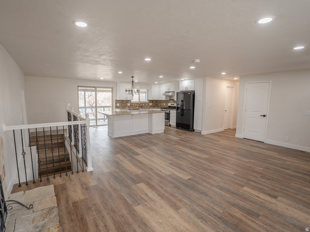 8492 S MESA DR Sandy, UT 84093