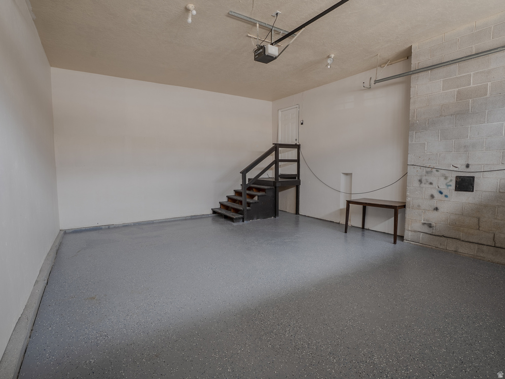 8492 S MESA DR Sandy, UT 84093