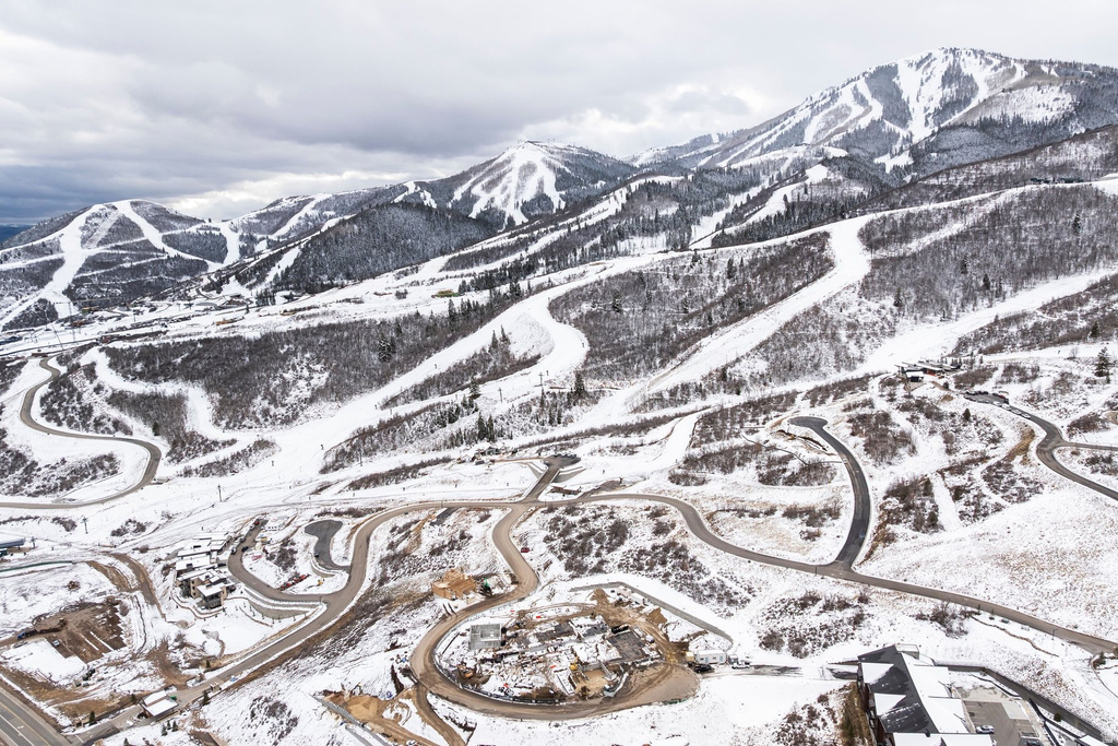 10211 N ORENDA CIR #R-52 Park City, UT 84060