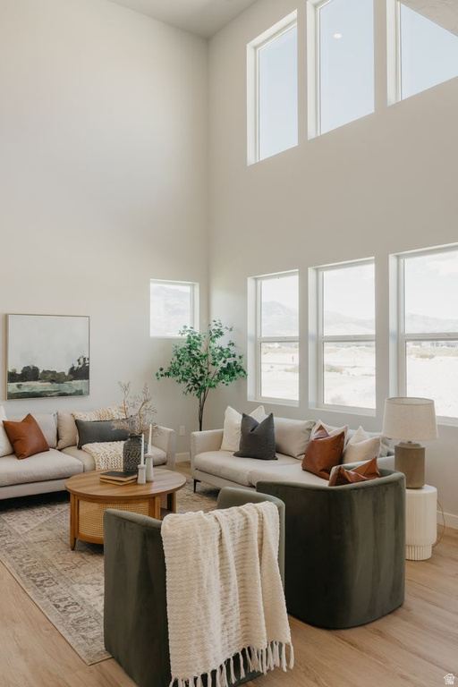 5199 S PARAMOUNT CV Riverdale, UT 84405