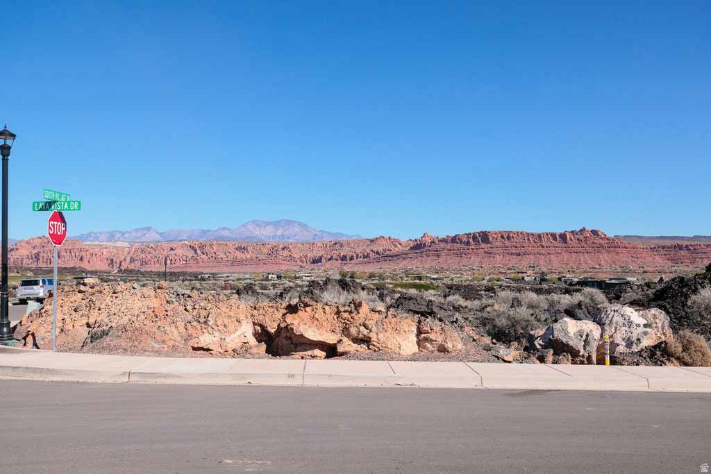 2417  LAVA VISTA DR Santa Clara, UT 84765