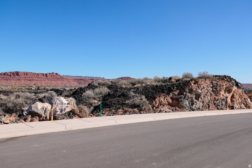 2417  LAVA VISTA DR Santa Clara, UT 84765