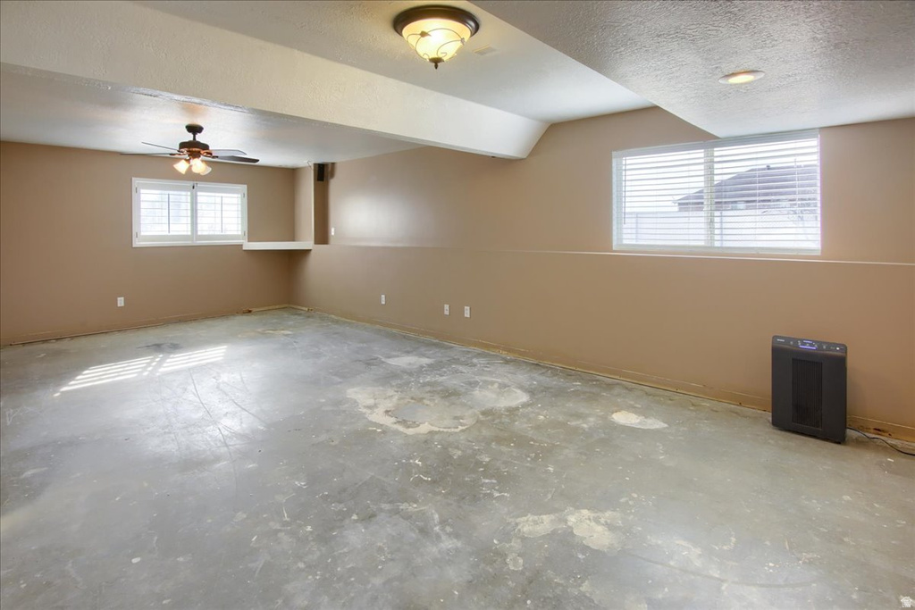 6242 W 5950 S Hooper, UT 84315