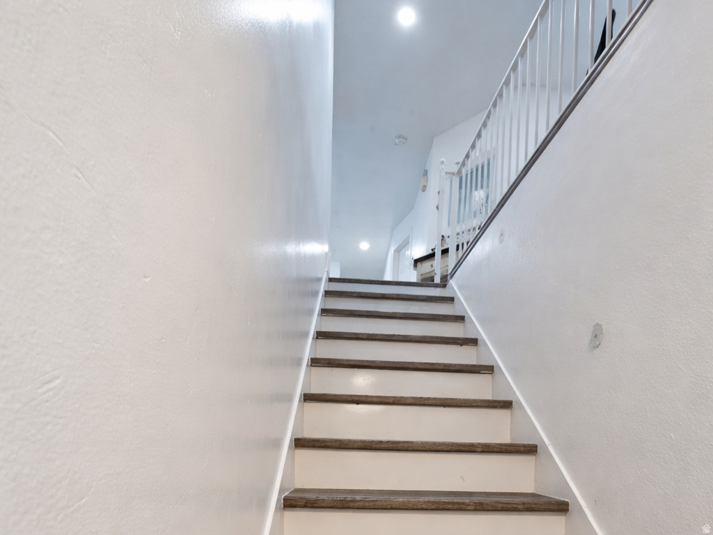 8464 S MEADOWLARK LN West Jordan, UT 84088