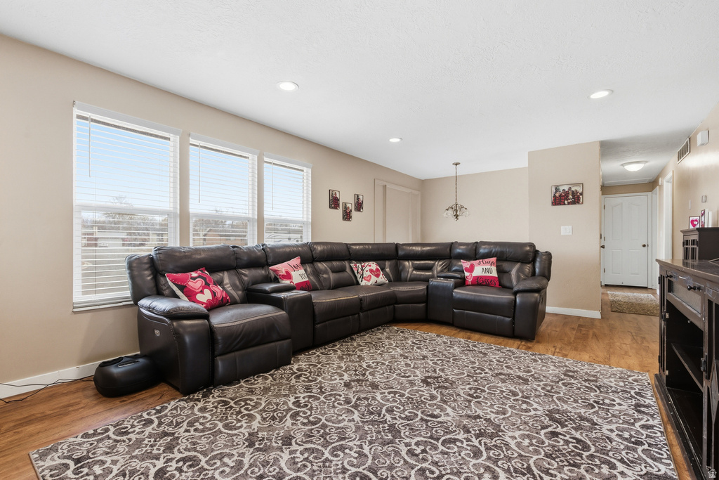 1871 N 1225 W Clinton, UT 84015