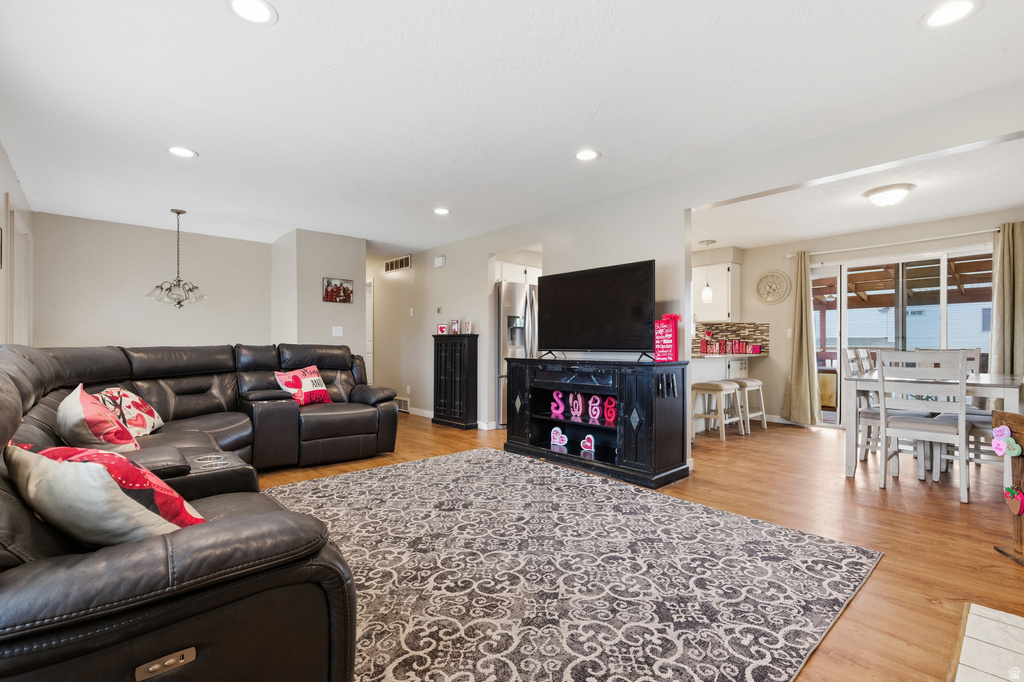 1871 N 1225 W Clinton, UT 84015