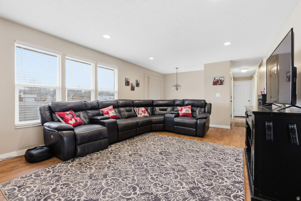 1871 N 1225 W Clinton, UT 84015