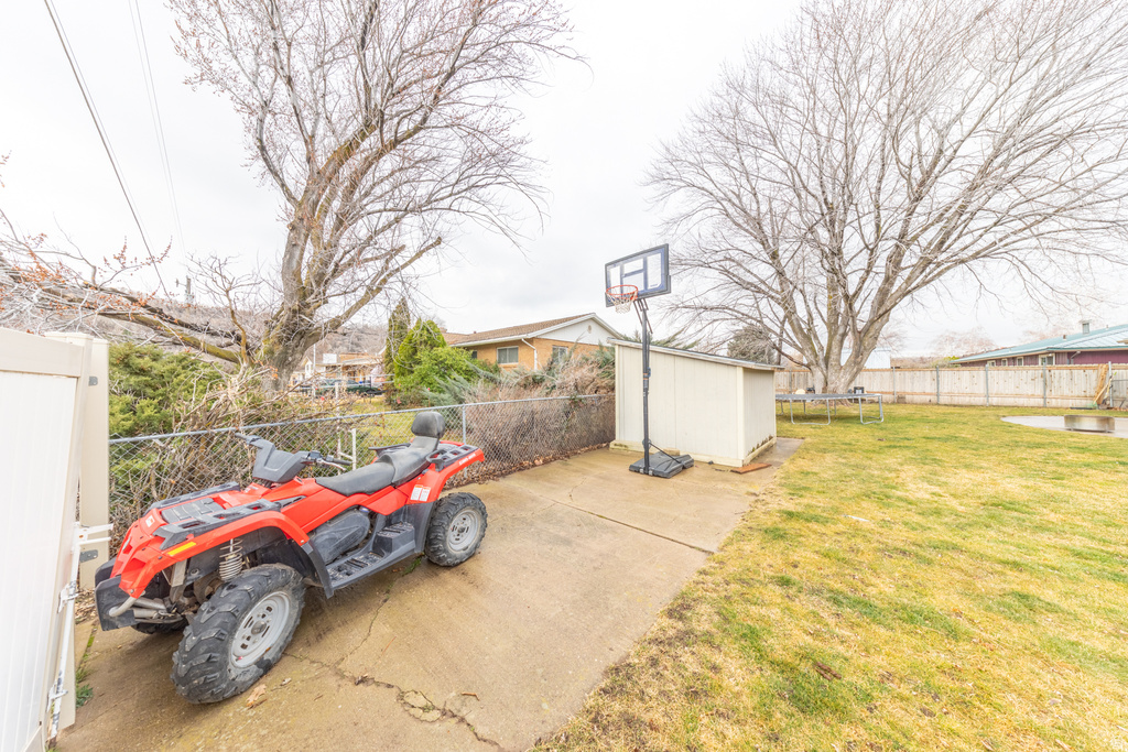 1365 E LESTER DR South Weber, UT 84405