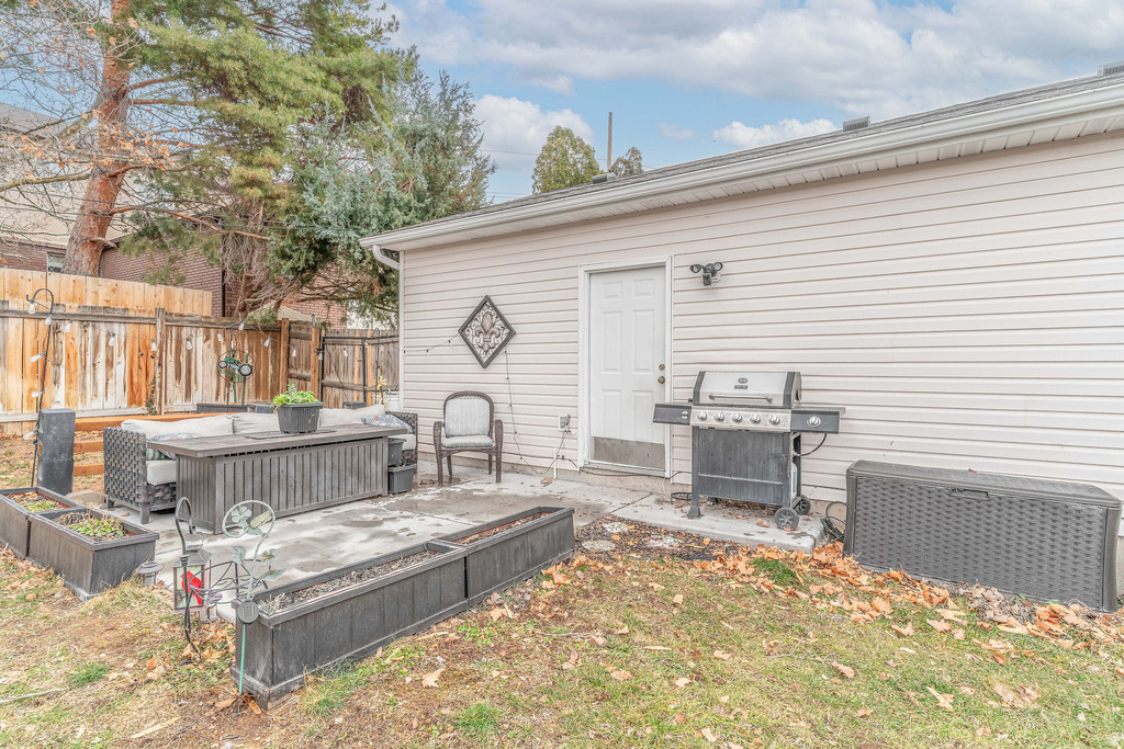 729 E CRESTVIEW DR Tooele, UT 84074