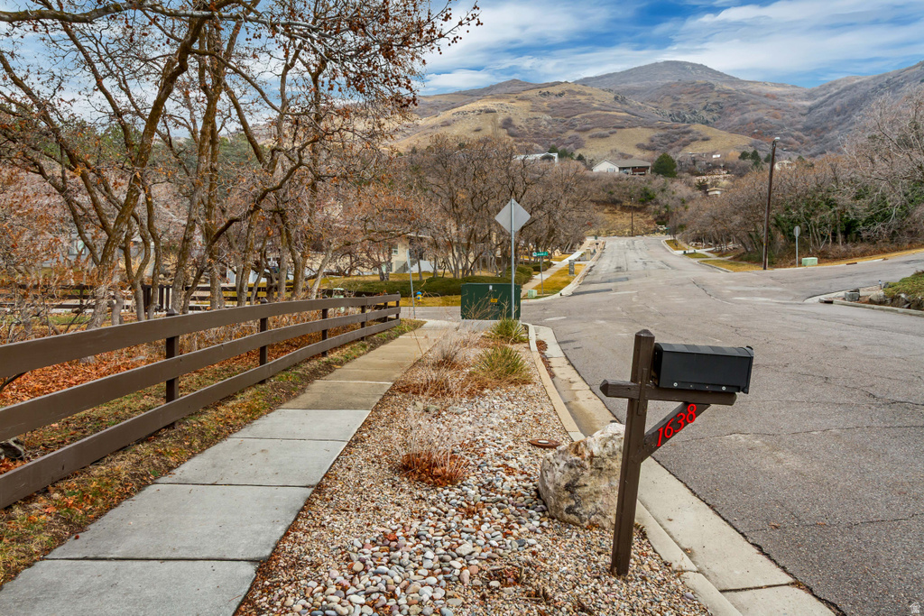 1638 COUNTRY HILLS DR Ogden, UT 84403