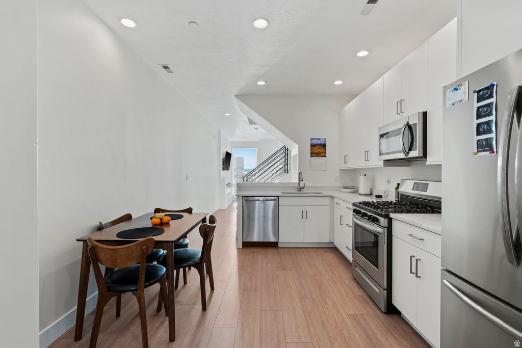 11237 S FREESTONE RD South Jordan, UT 84009