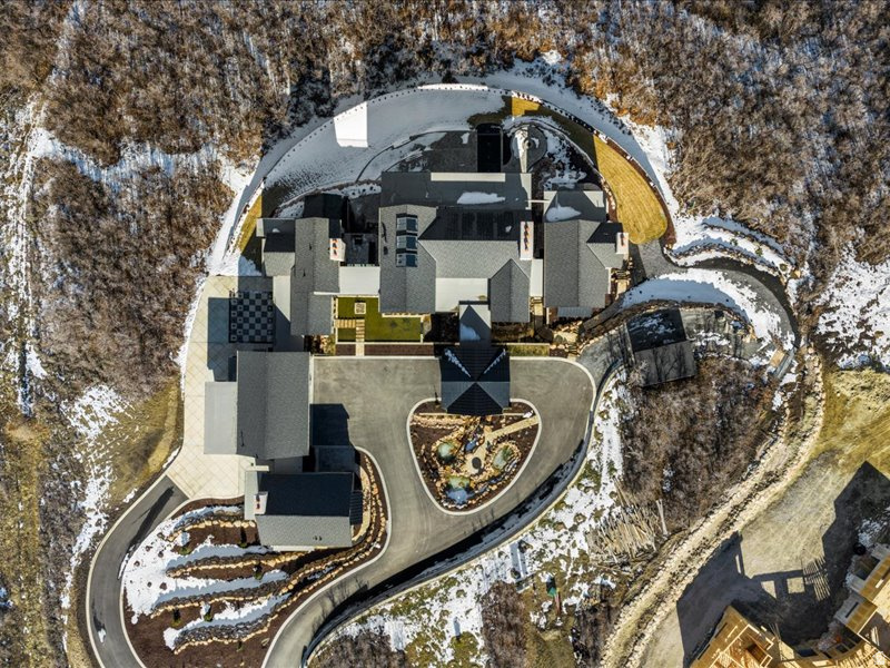 5734 E LEWIS POINT CIR Huntsville, UT 84317