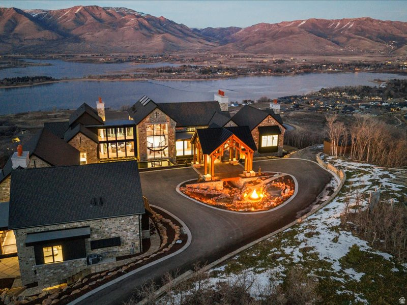 5734 E LEWIS POINT CIR Huntsville, UT 84317