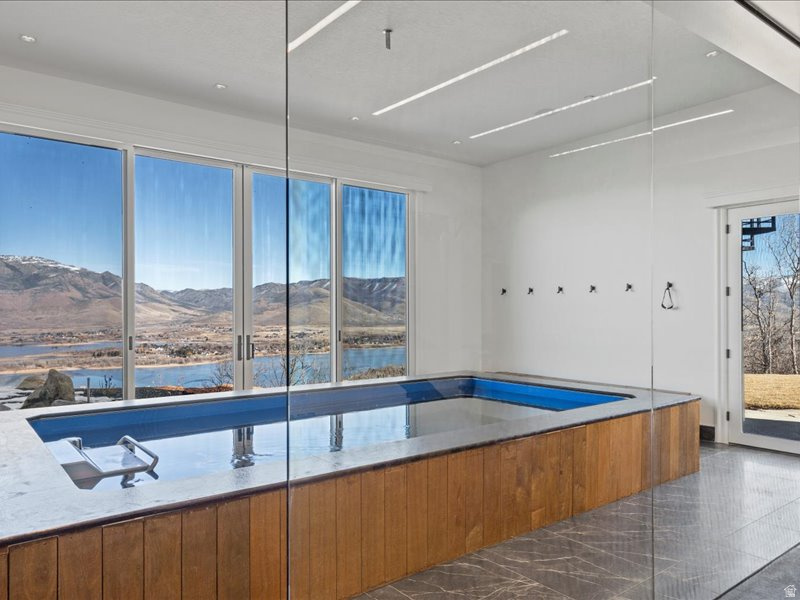 5734 E LEWIS POINT CIR Huntsville, UT 84317