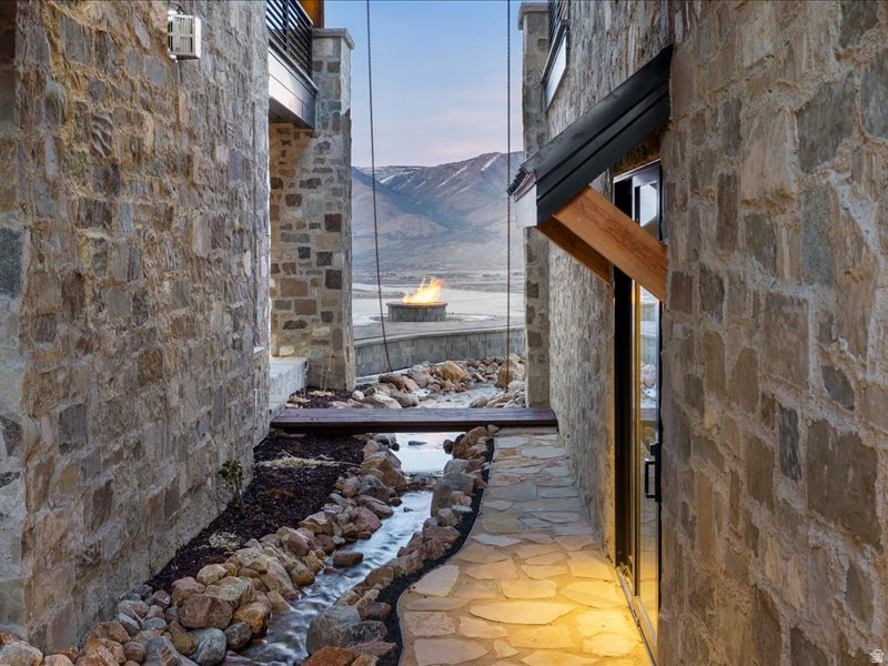 5734 E LEWIS POINT CIR Huntsville, UT 84317