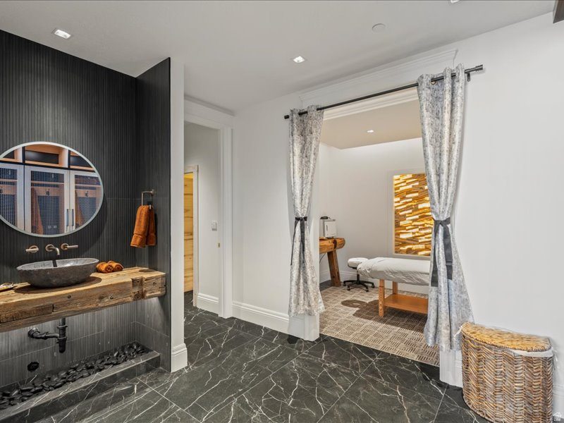 5734 E LEWIS POINT CIR Huntsville, UT 84317