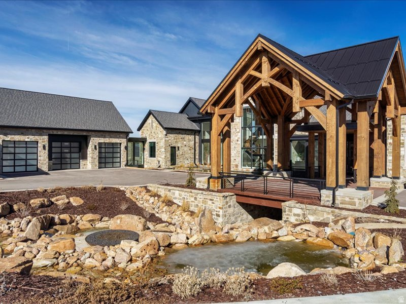 5734 E LEWIS POINT CIR Huntsville, UT 84317