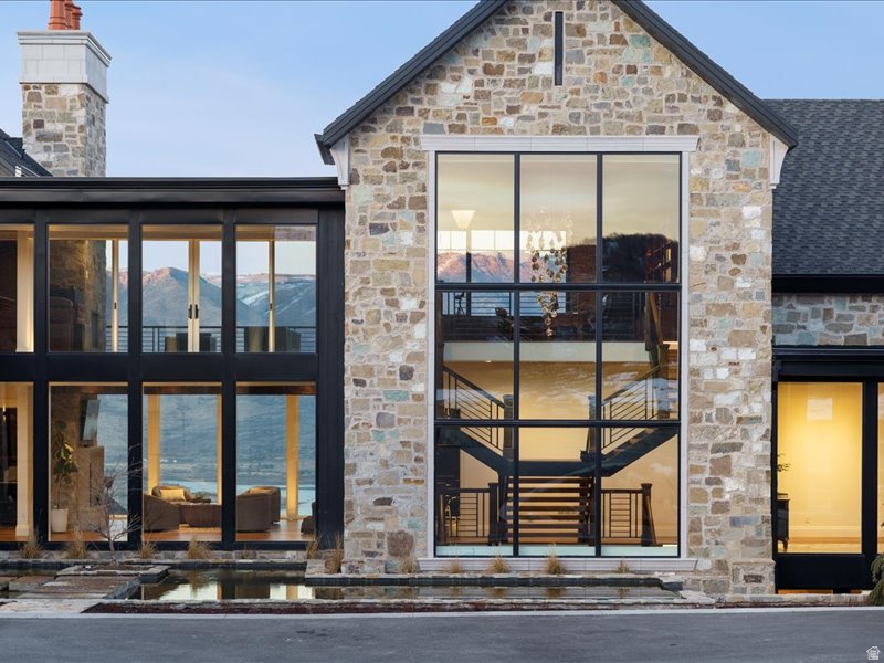 5734 E LEWIS POINT CIR Huntsville, UT 84317