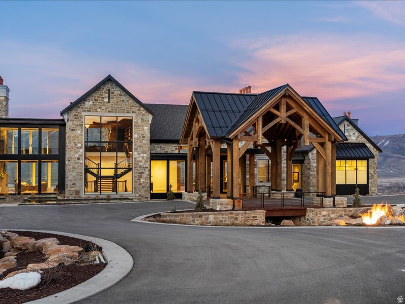 5734 E LEWIS POINT CIR Huntsville, UT 84317