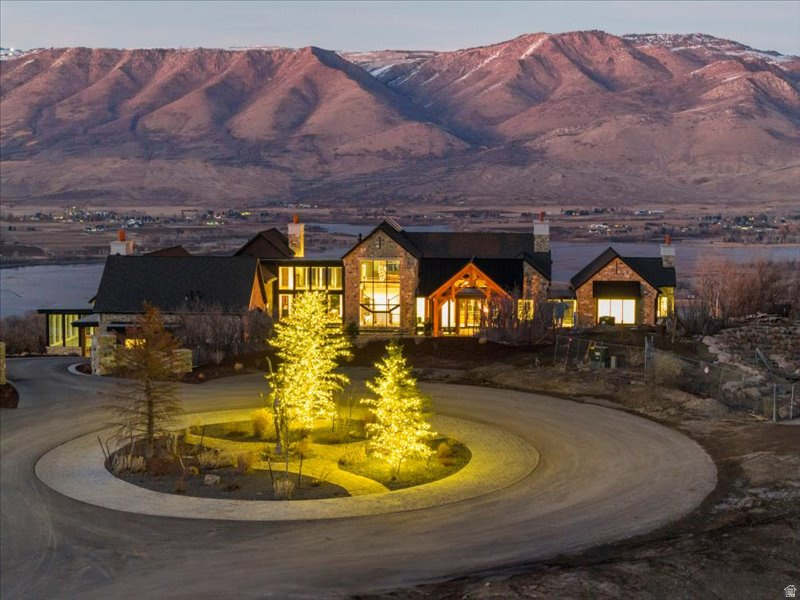 5734 E LEWIS POINT CIR Huntsville, UT 84317