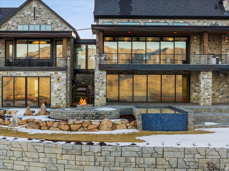 5734 E LEWIS POINT CIR Huntsville, UT 84317