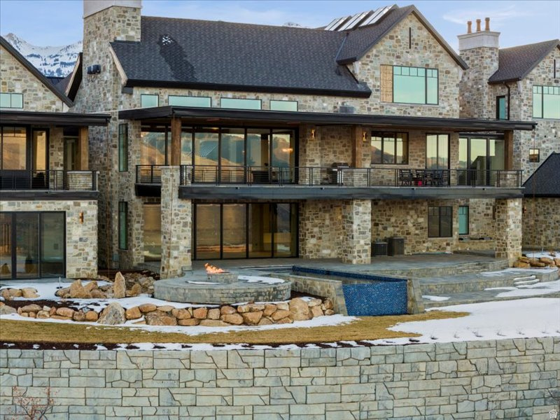 5734 E LEWIS POINT CIR Huntsville, UT 84317