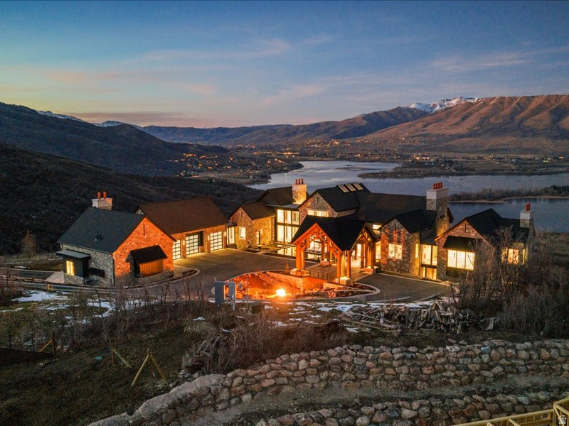 5734 E LEWIS POINT CIR Huntsville, UT 84317