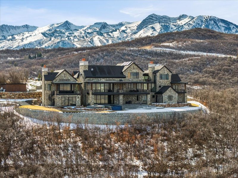 5734 E LEWIS POINT CIR Huntsville, UT 84317