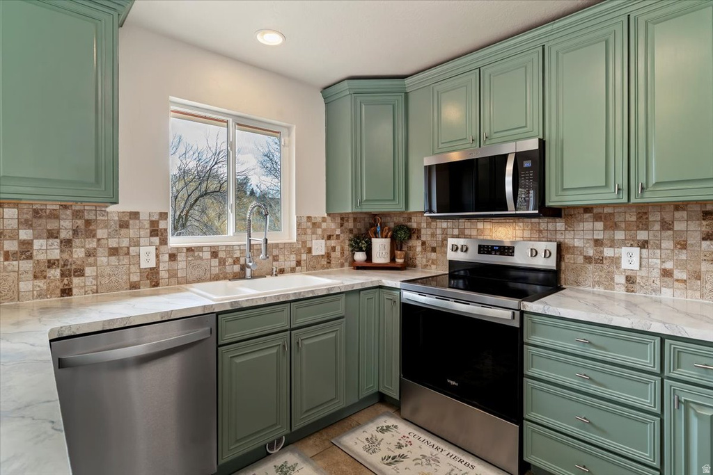 1476 E KAYSCREEK DR Layton, UT 84040