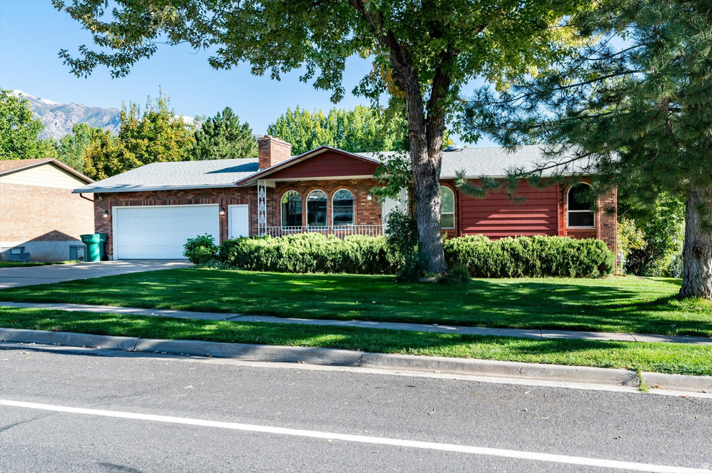 1476 E KAYSCREEK DR Layton, UT 84040