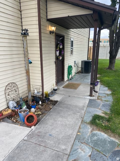 2037 W STONE CREEK DR West Valley City, UT 84119