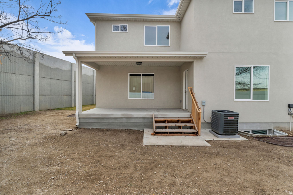 576 W SEVENTH Midvale, UT 84047