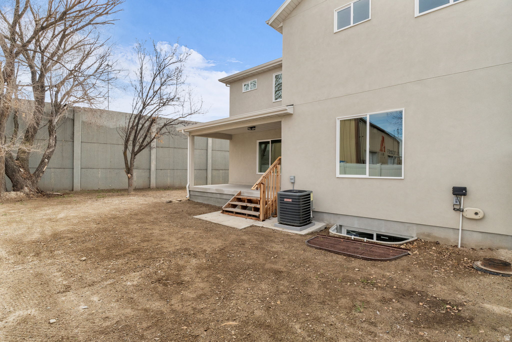576 W SEVENTH Midvale, UT 84047