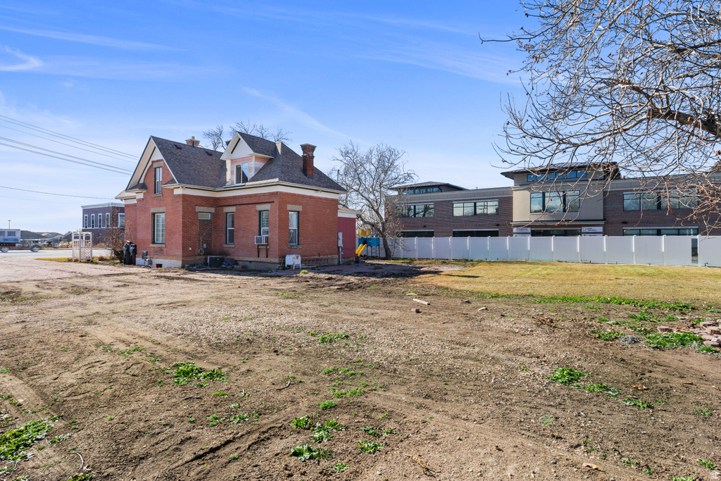 1782 W 1700 S Syracuse, UT 84075