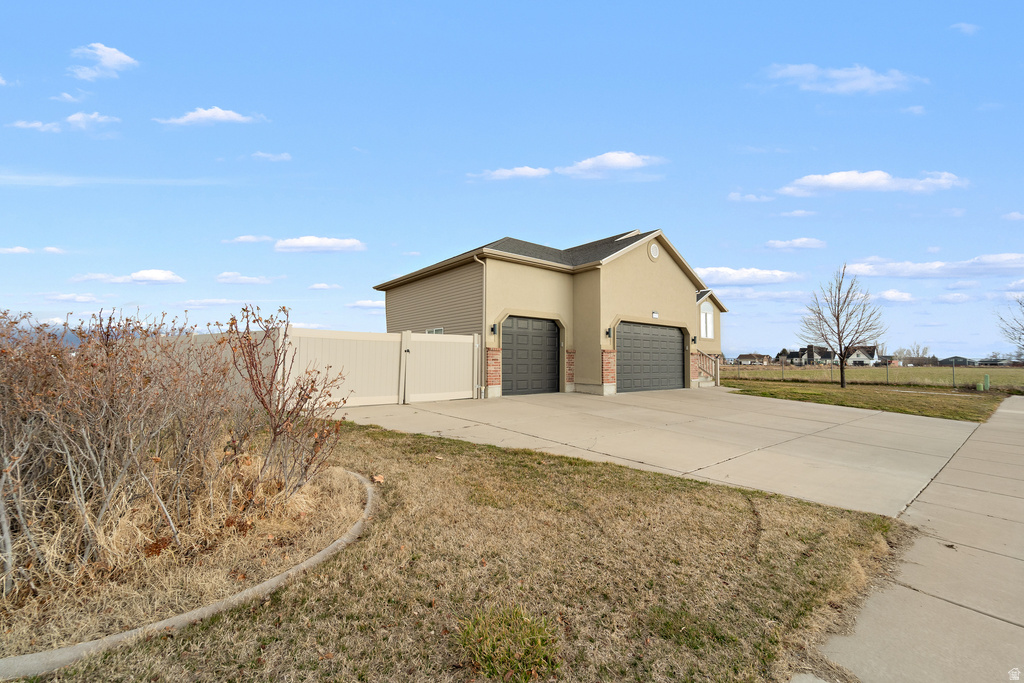 2423 S 3300 W Syracuse, UT 84075
