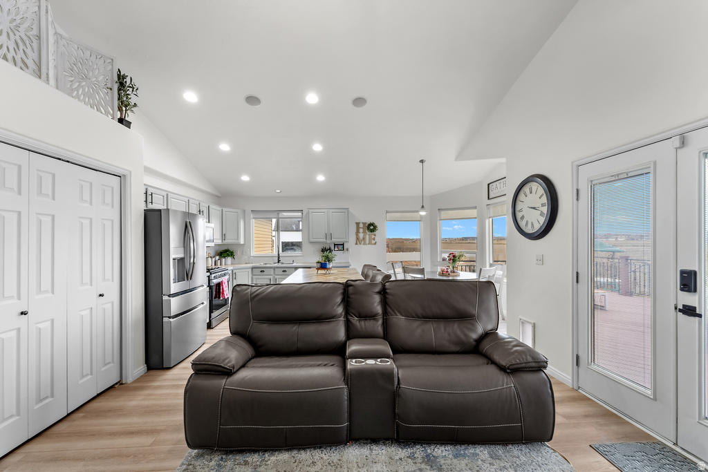 2423 S 3300 W Syracuse, UT 84075