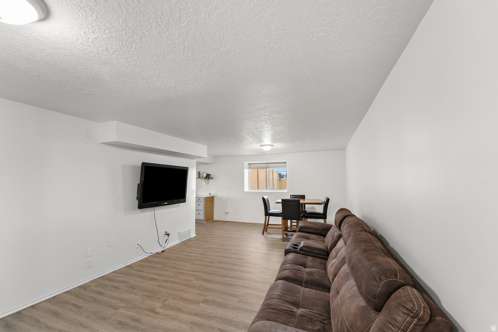 2423 S 3300 W Syracuse, UT 84075