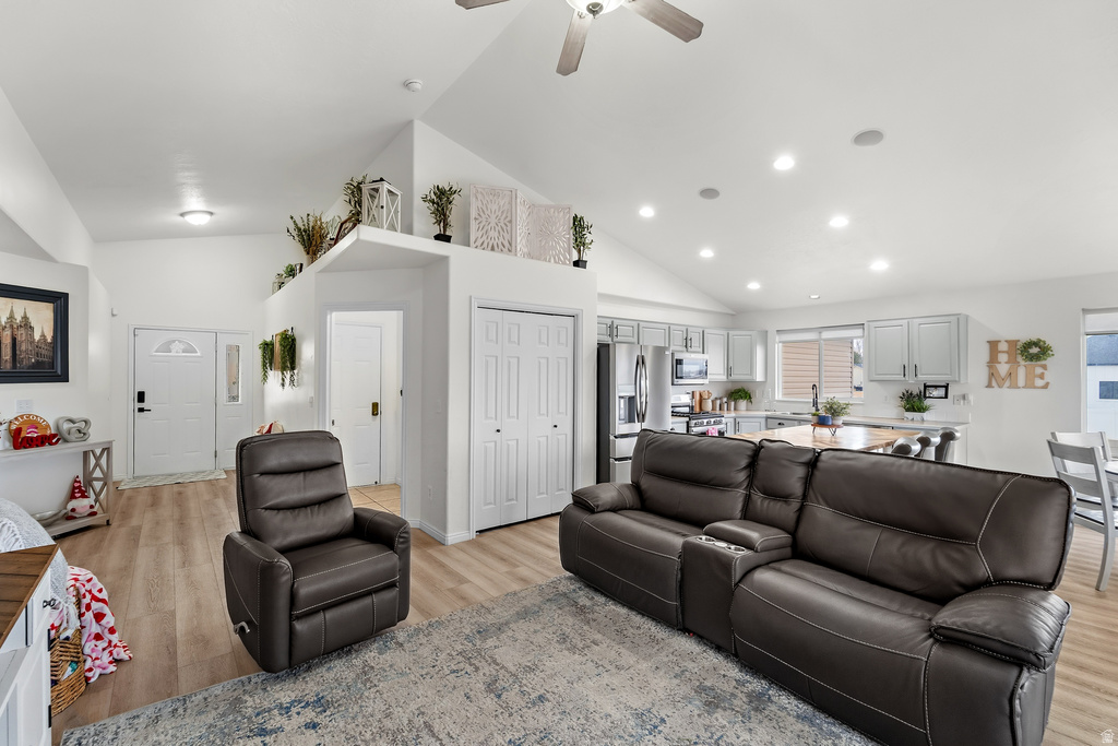 2423 S 3300 W Syracuse, UT 84075